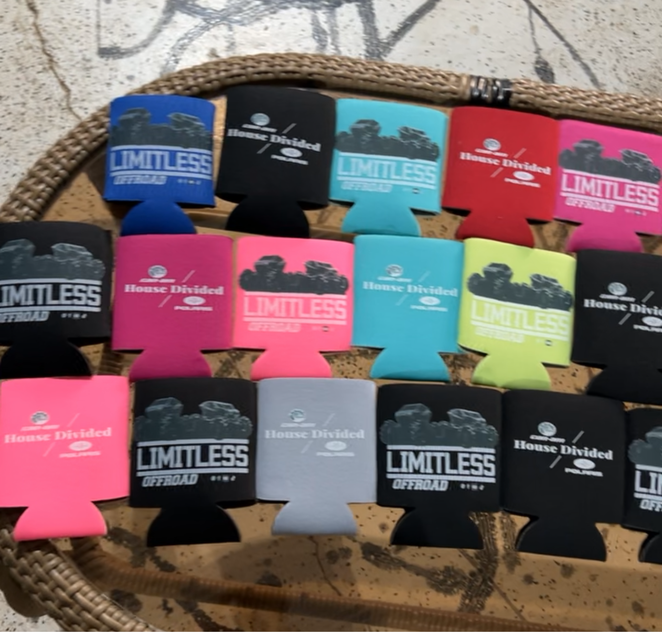 MAGENT KOOZIES